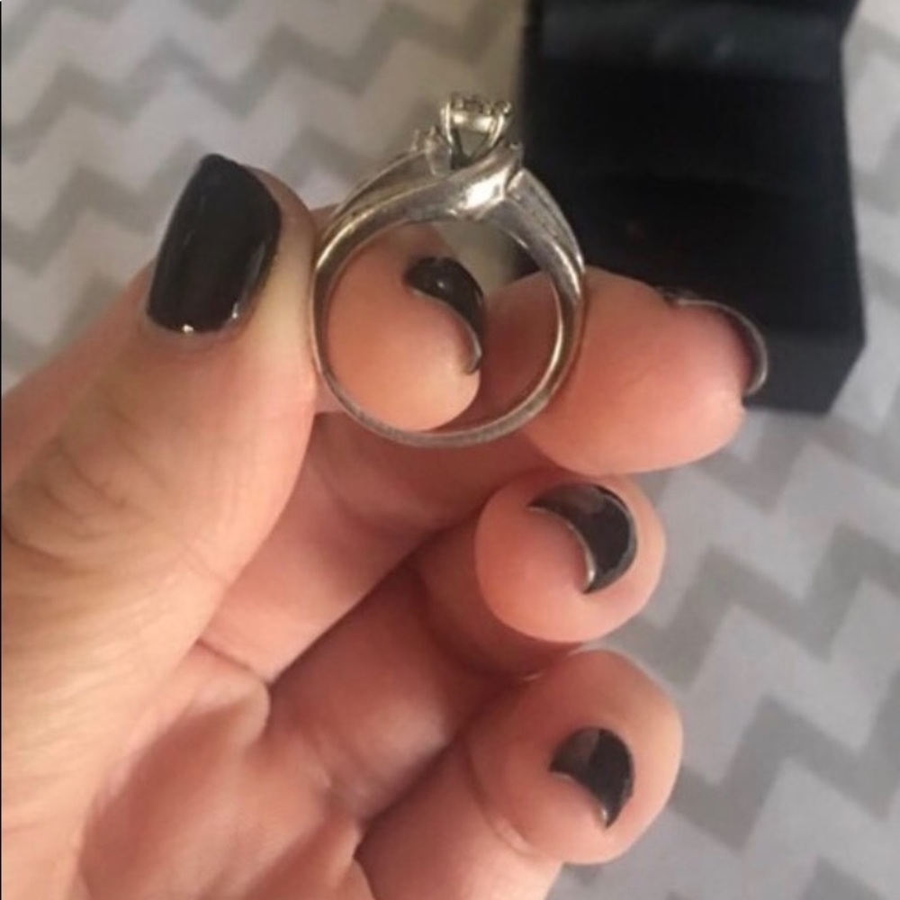 Diamond ring - Picture 4 of 4